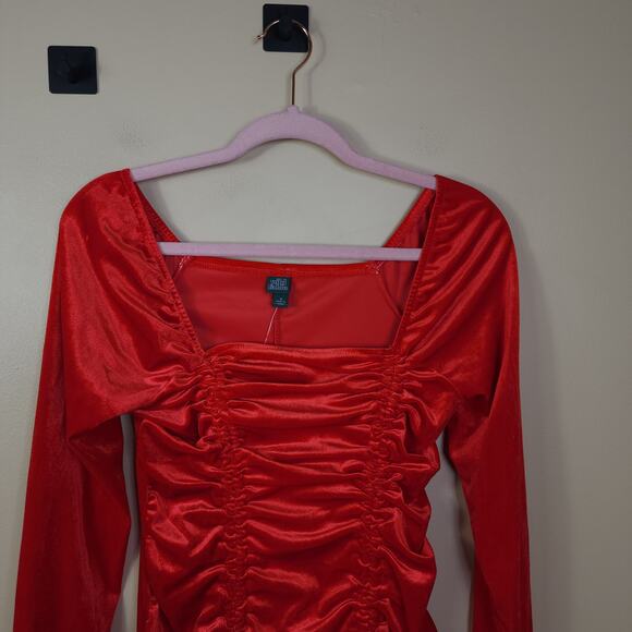 Wild Fable Long Sleeve Ruched Velvet Bodycon Dress in Red Size M - Picture 2 of 12